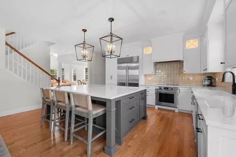 Kitchen - 308 Comstock Dr, Elgin, IL 60124 photo 3 of 4