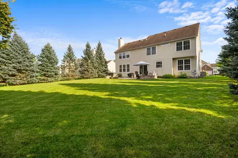 Exterior - 308 Comstock Dr, Elgin, IL 60124 photo 8 of 10