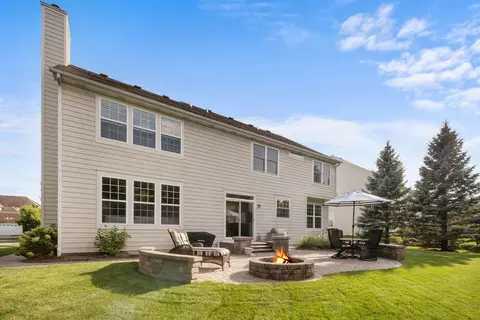 Exterior - 308 Comstock Dr, Elgin, IL 60124 photo 4 of 10