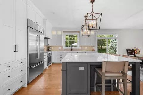 Kitchen - 308 Comstock Dr, Elgin, IL 60124 photo 1 of 4