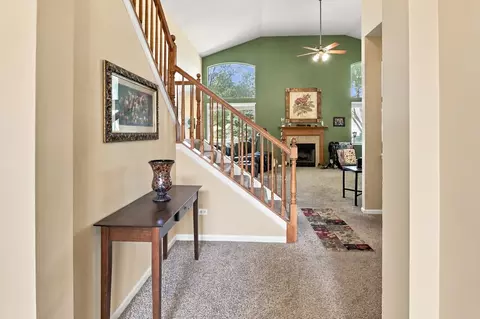 Entry Way - 6426 Midleton Ln, Mchenry, IL 60050 photo 2 of 2