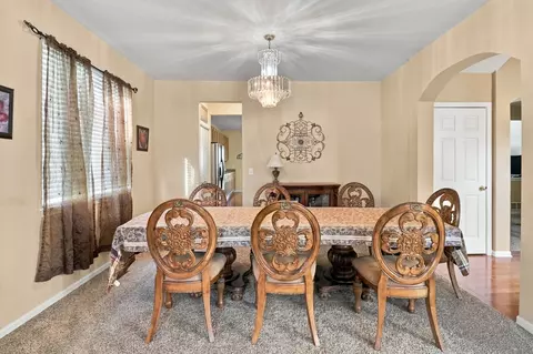 Dining - 6426 Midleton Ln, Mchenry, IL 60050 photo 2 of 4