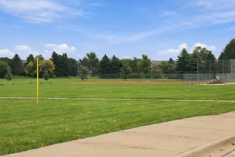 Exterior - 6426 Midleton Ln, Mchenry, IL 60050 photo 6 of 6