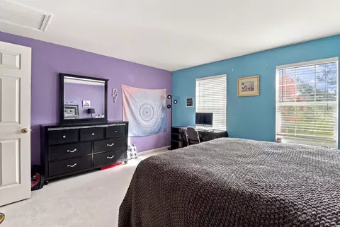 Bedroom - 6426 Midleton Ln, Mchenry, IL 60050 photo 3 of 8