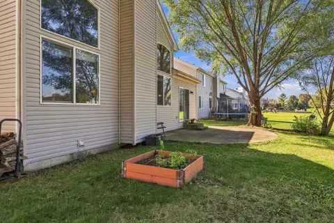 Exterior - 6426 Midleton Ln, Mchenry, IL 60050 photo 3 of 6
