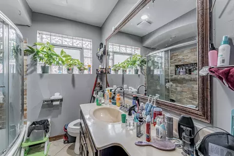 Bath - 3920 W 84th Pl, Chicago, IL 60652 photo 1 of 2