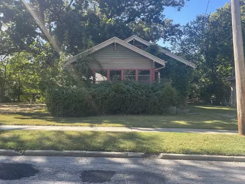 406 S Forest Ave, Carbondale, IL 62901