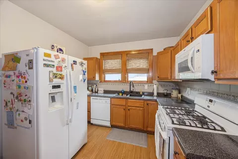 Kitchen - 8010 44th St, Lyons, IL 60534 photo 1 of 2