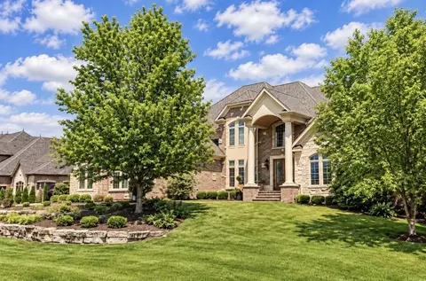 110 Forest Edge Dr, Palos Park, IL 60464