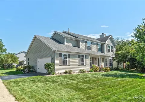 52 Blackberry Trl, Aurora, IL 60506