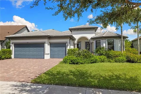 6907 Cocoplum St, Naples, FL 34114