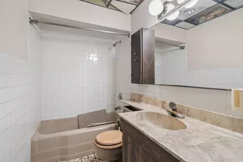 9041 Maple Ave, Burr Ridge, IL 60527 photo 6