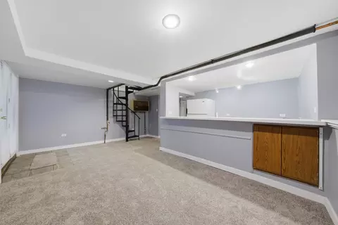 Living - 2813 S Shields Ave, Chicago, IL 60616 photo 5 of 7
