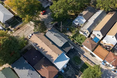 View/Area - 2813 S Shields Ave, Chicago, IL 60616 photo 4 of 6