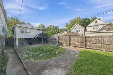 Exterior - 2813 S Shields Ave, Chicago, IL 60616 photo 5 of 5