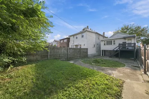 Exterior - 2813 S Shields Ave, Chicago, IL 60616 photo 4 of 5