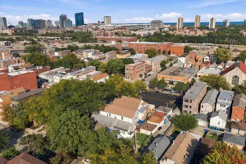 View/Area - 2813 S Shields Ave, Chicago, IL 60616 photo 2 of 6