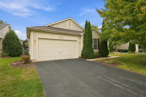 21240 Windsor Lake Ln, Crest Hill, IL 60403
