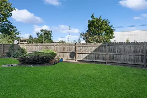 Exterior - 1690 Buckingham Dr, Des Plaines, IL 60018 photo 3 of 3