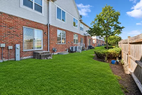 Exterior - 1690 Buckingham Dr, Des Plaines, IL 60018 photo 2 of 3
