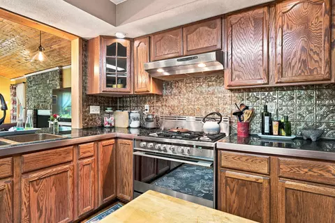 Kitchen - 1613 Locust Rd, Morris, IL 60450 photo 3 of 6