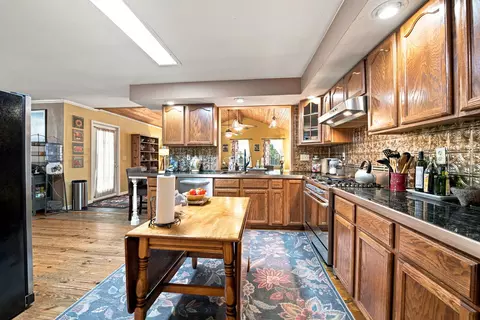 Kitchen - 1613 Locust Rd, Morris, IL 60450 photo 6 of 6