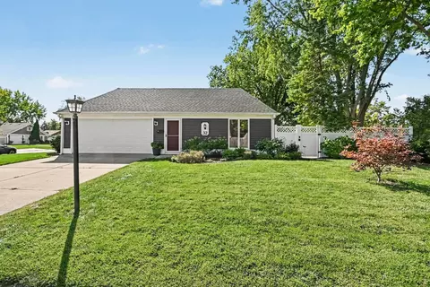 32 Springdale Rd, Montgomery, IL 60538