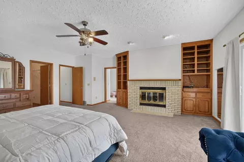 Bedroom - 9 Vale Ct, Moline, IL 61265 photo 4 of 5
