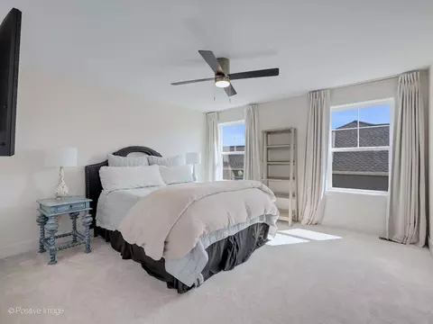 Bedroom - 3550 Doral Dr, Elgin, IL 60124 photo 4 of 4