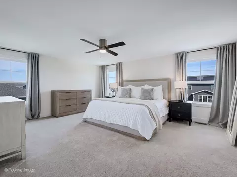 Bedroom - 3550 Doral Dr, Elgin, IL 60124 photo 1 of 4
