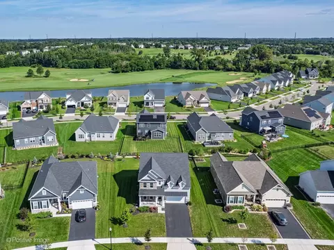 View/Area - 3550 Doral Dr, Elgin, IL 60124 photo 1 of 8