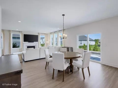 Dining - 3550 Doral Dr, Elgin, IL 60124 photo 2 of 2