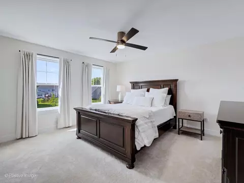 Bedroom - 3550 Doral Dr, Elgin, IL 60124 photo 3 of 4