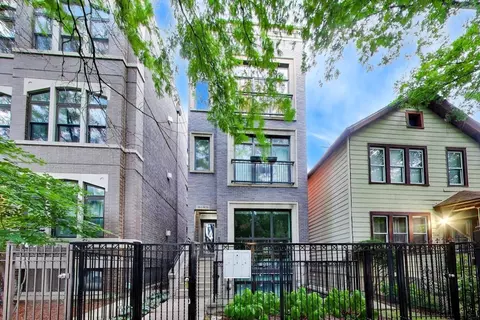 1520 W Walton St #3, Chicago, IL 60642