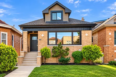 4256 N Monitor Ave, Chicago, IL 60634