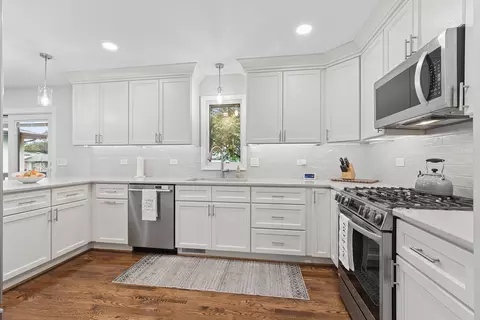 Kitchen - 10842 Bryant Rd, Mokena, IL 60448 photo 4 of 5
