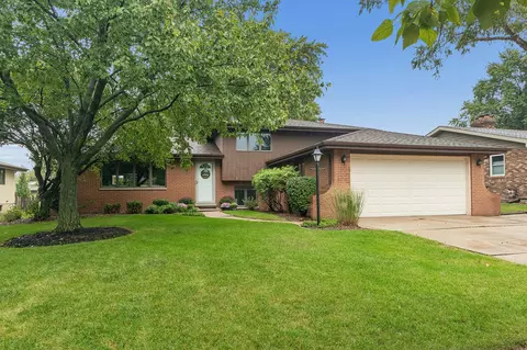 Exterior - 10842 Bryant Rd, Mokena, IL 60448 photo 2 of 7