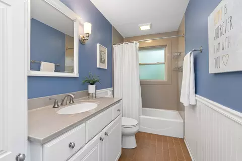 Bath - 10842 Bryant Rd, Mokena, IL 60448 photo 2 of 2