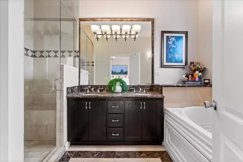 Bath - Undisclosed, Chicago, IL 60622 photo 1 of 4