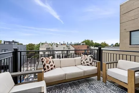 Exterior - Undisclosed, Chicago, IL 60622 photo 3 of 4