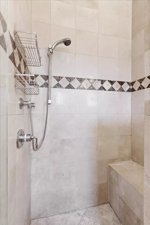 Bath - Undisclosed, Chicago, IL 60622 photo 3 of 4