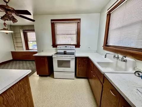 Kitchen - 409 Oak St, Cedar Point, IL 61316 photo 3 of 3