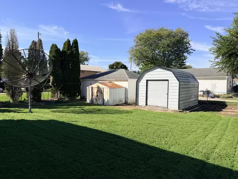 Exterior - 409 Oak St, Cedar Point, IL 61316 photo 5 of 5