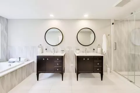 Bath - 2535 Techny Rd, Northbrook, IL 60062 photo 2 of 5