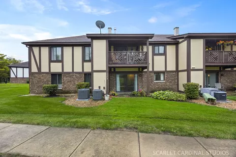 Exterior - 1773 Gloucester Ct #A, Wheaton, IL 60189 photo 1 of 2