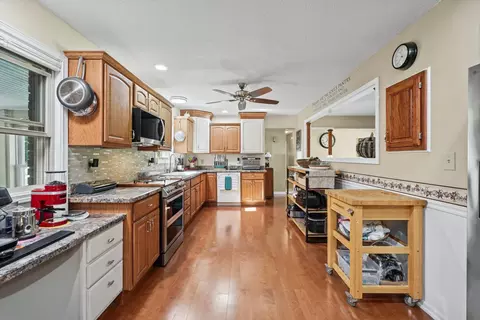 Kitchen - 206 Cherokee Dr, Georgetown, IL 61846 photo 4 of 9