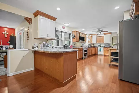 Kitchen - 206 Cherokee Dr, Georgetown, IL 61846 photo 2 of 9