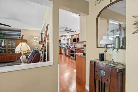 Entry Way - 206 Cherokee Dr, Georgetown, IL 61846 photo 5 of 5