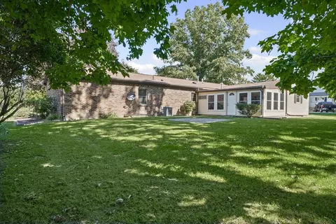 Exterior - 206 Cherokee Dr, Georgetown, IL 61846 photo 14 of 17