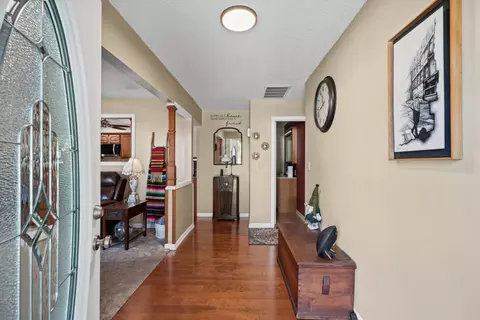 Entry Way - 206 Cherokee Dr, Georgetown, IL 61846 photo 1 of 5